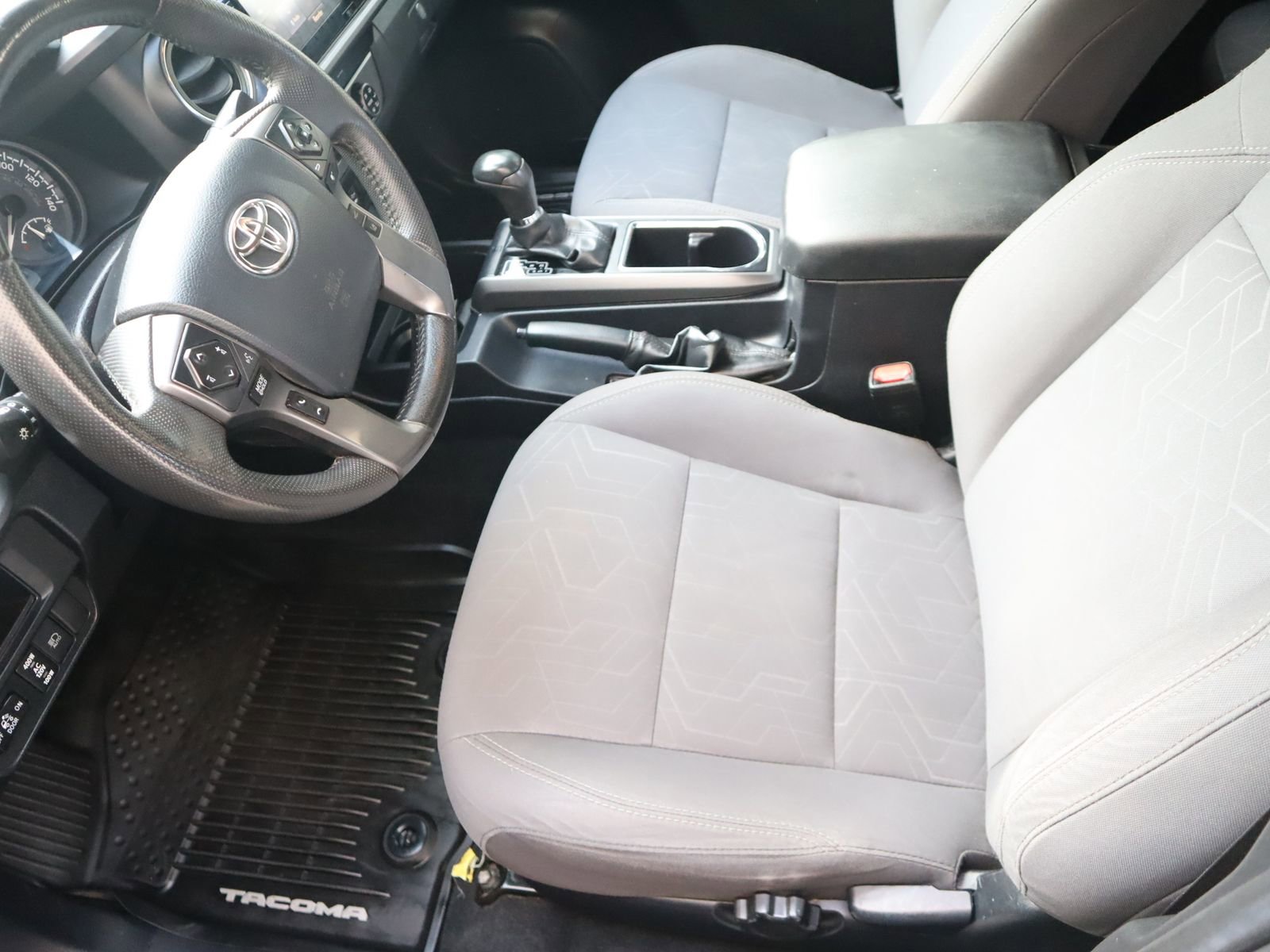 Used 2019 Toyota Tacoma TRD Off-Road w/ Technology Package AWD/4WD image 23
