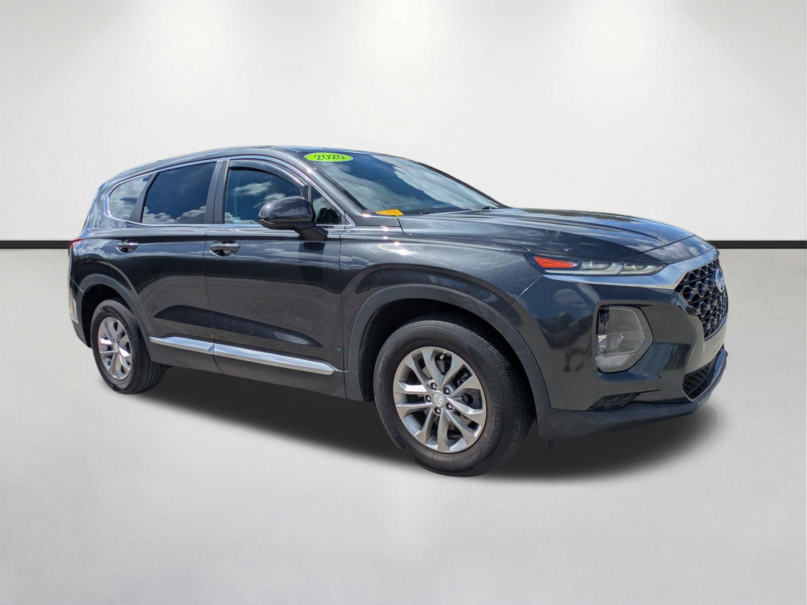 Used 2020 Hyundai Santa Fe SE FWD image 2