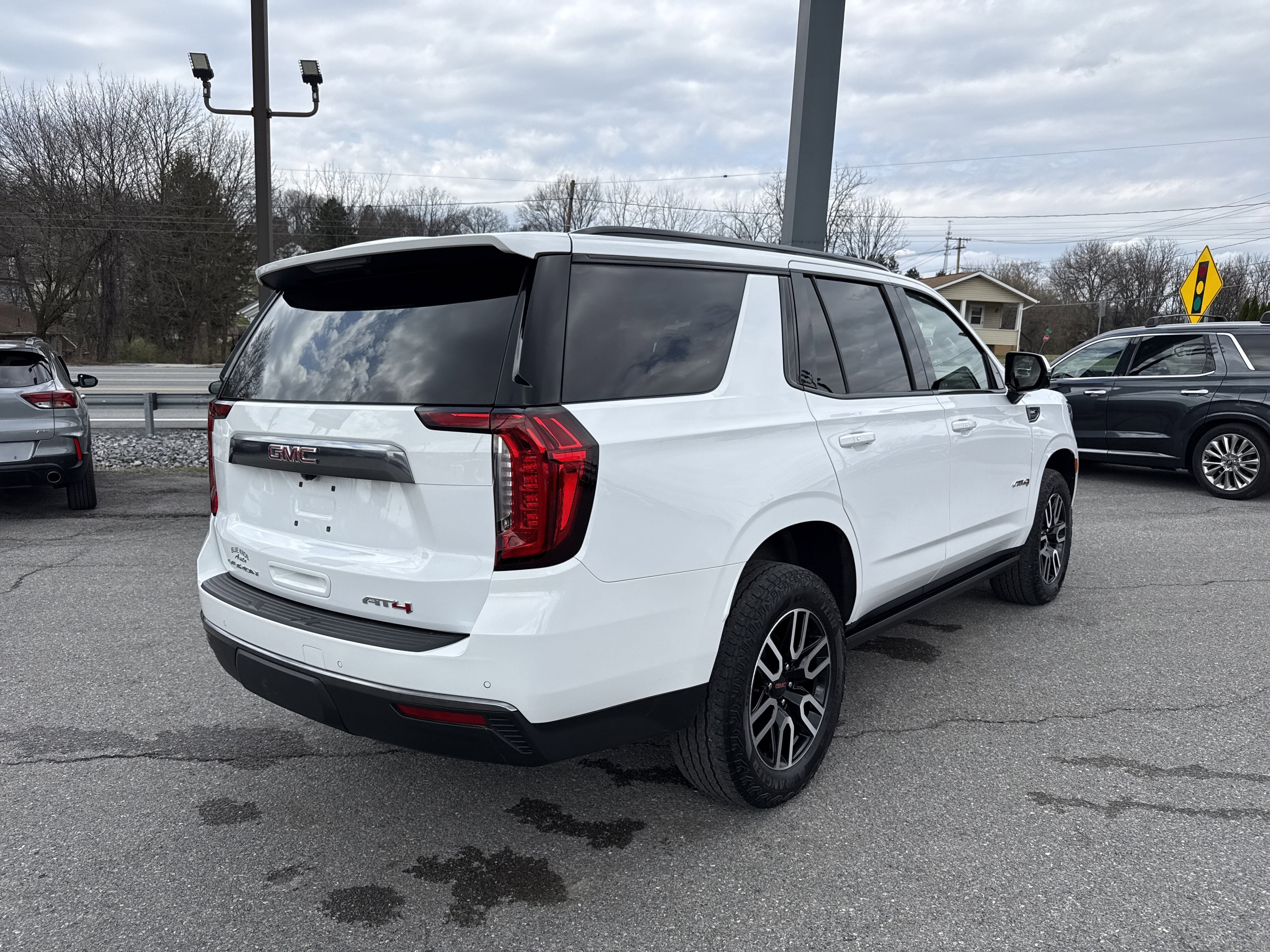 Used 2024 GMC Yukon AT4 w/ AT4 Premium Package image 3