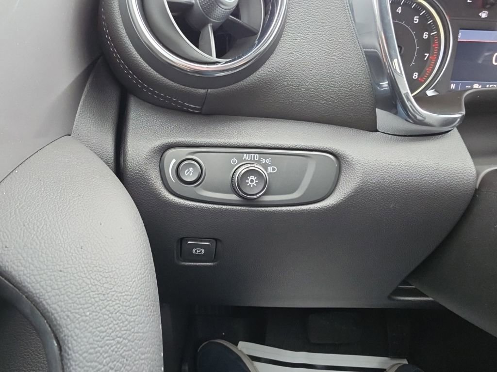 Certified 2023 Chevrolet Blazer LT w/ Convenience Package image 10