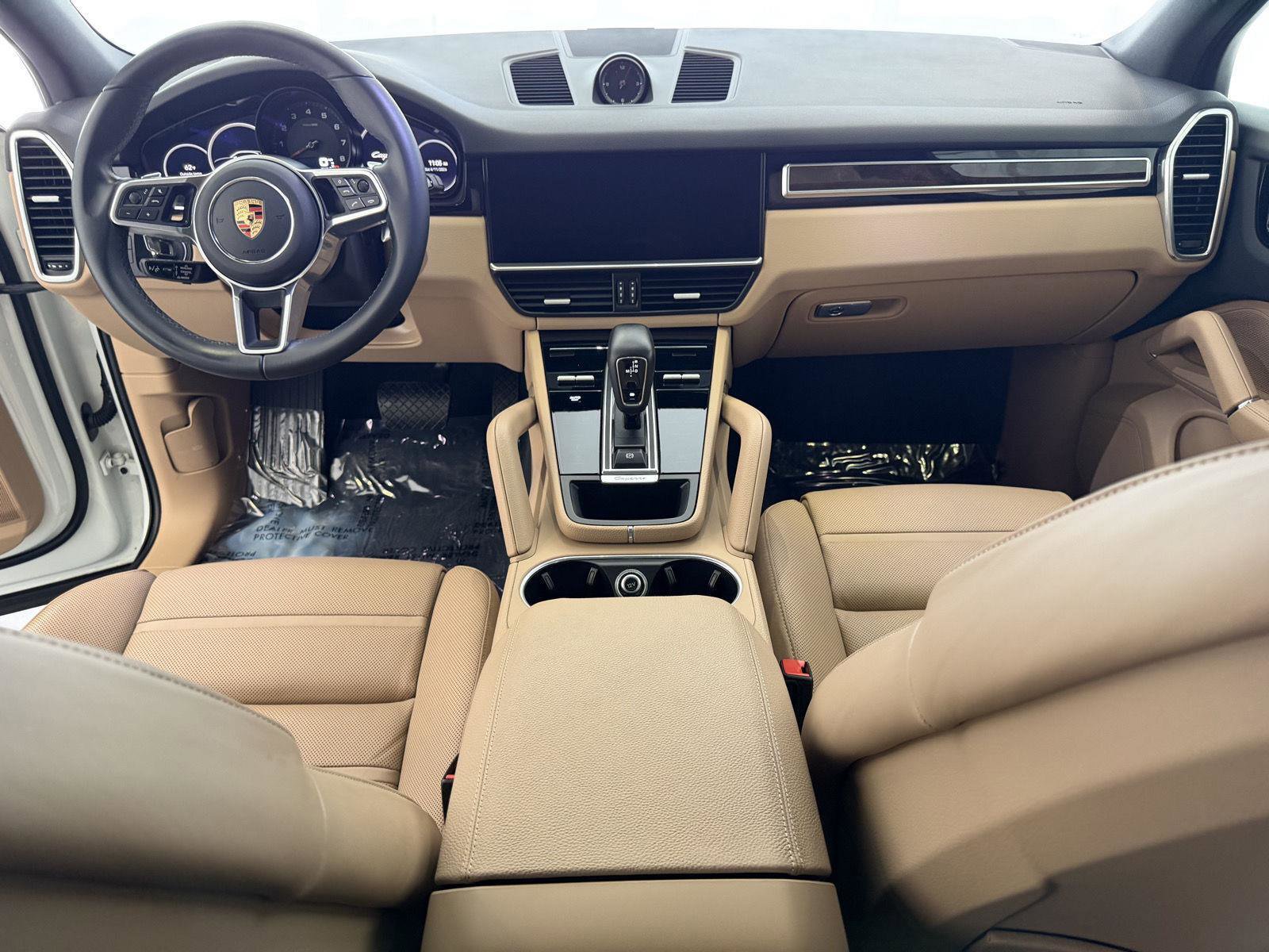 Certified 2023 Porsche Cayenne Platinum Edition image 17