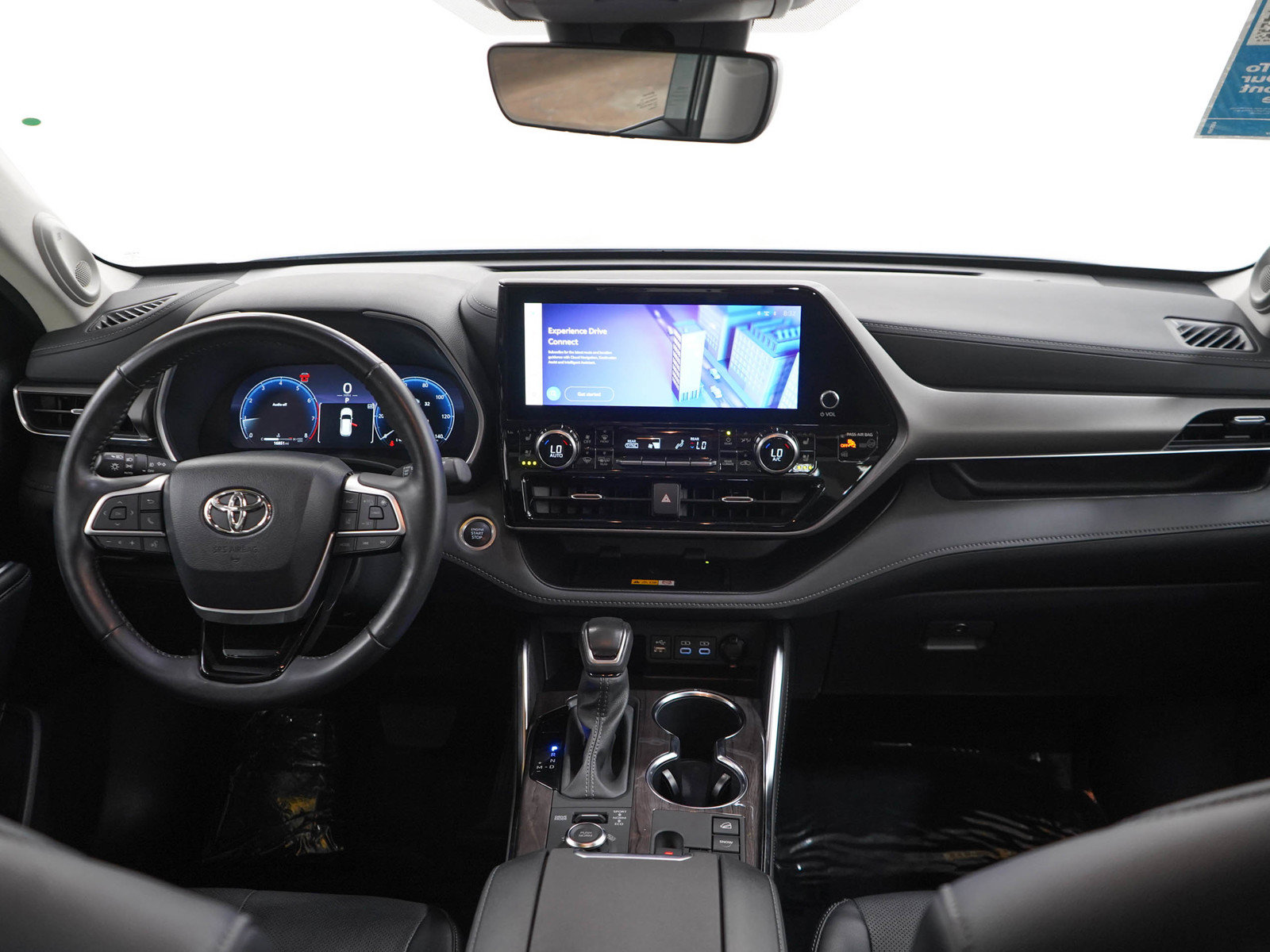 Used 2024 Toyota Highlander Limited AWD/4WD image 14
