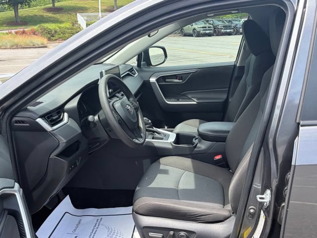 Used 2025 Toyota RAV4 XLE FWD image 15