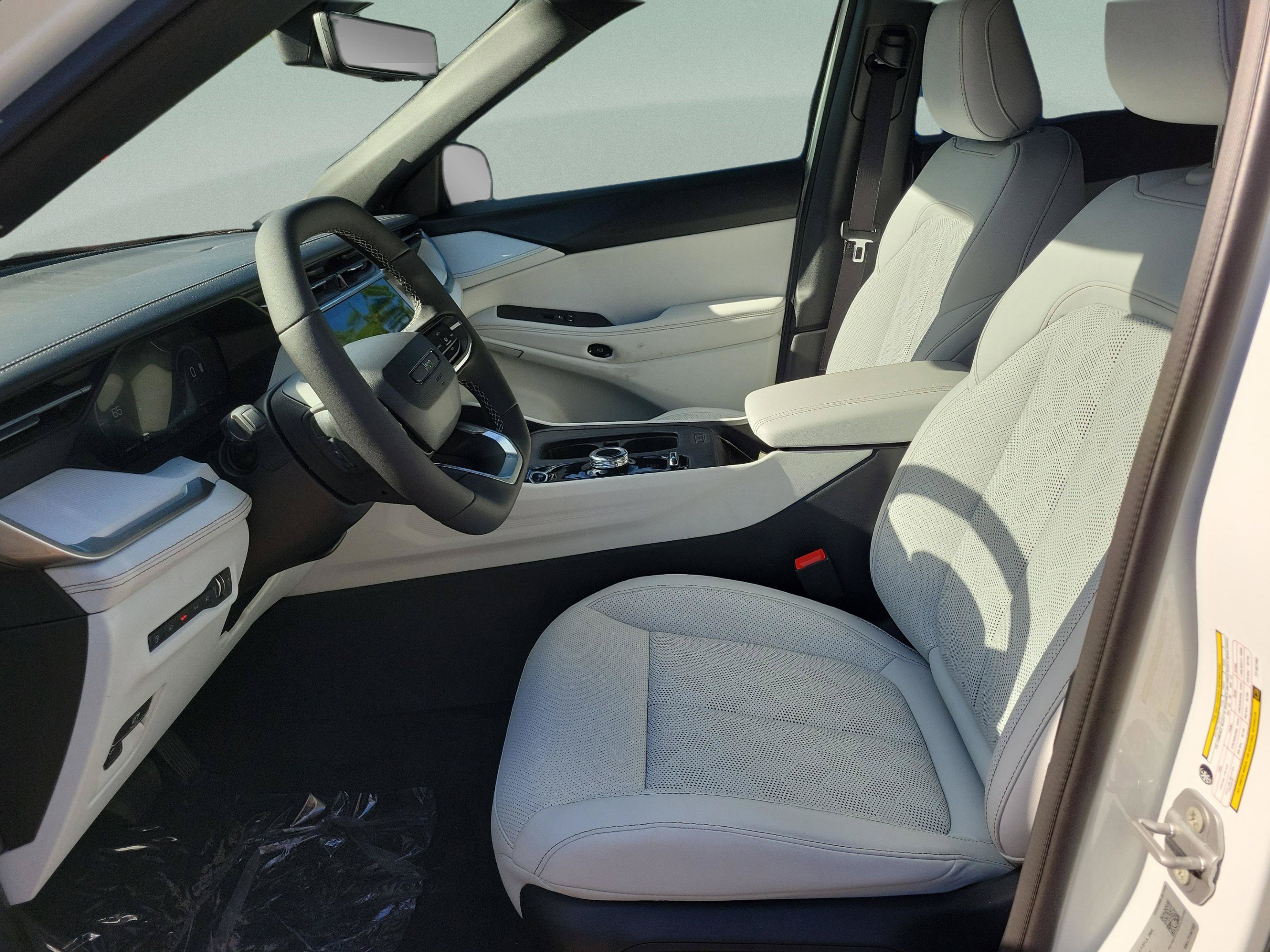 New 2026 Jeep Cherokee Overland w/ Advanced Pro Tech Group AWD/4WD image 16