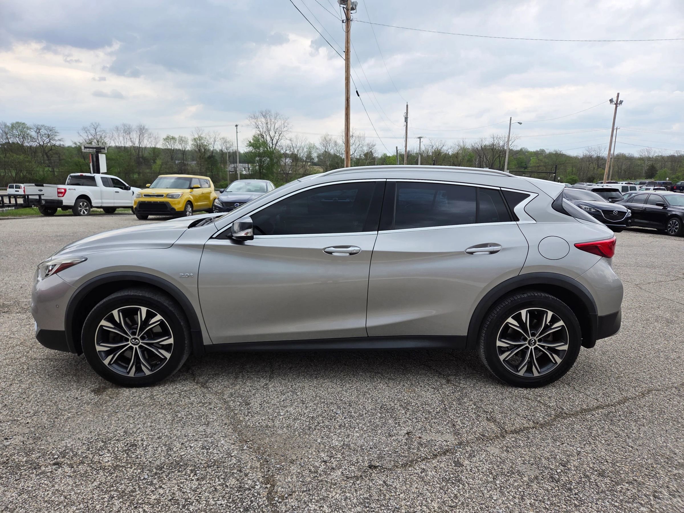 Used 2018 INFINITI QX30 AWD image 1