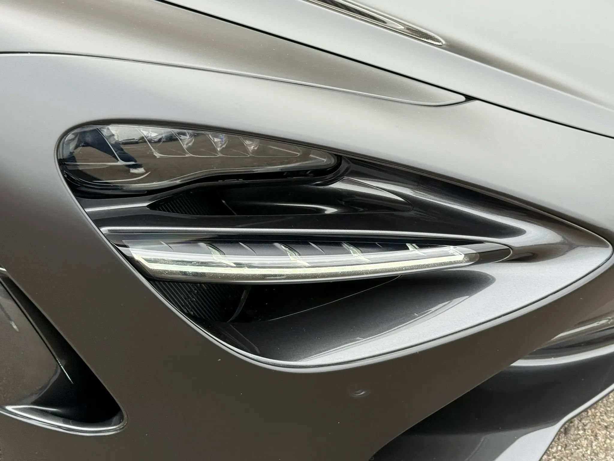 Used 2022 McLaren 720S Performance RWD image 24