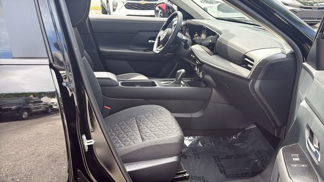 Used 2025 Nissan Kicks SV image 12