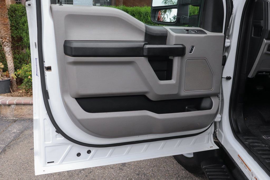 Used 2019 Ford F550 2WD Regular Cab Super Duty image 16