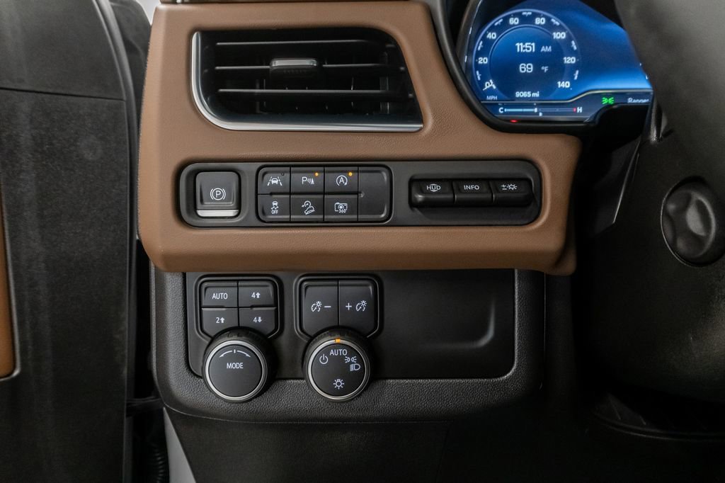 Used 2023 Chevrolet Tahoe High Country w/ Premium Package 2 image 17