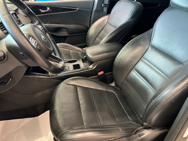 Used 2017 Kia Sorento AWD w/ LX Convenience Package image 1