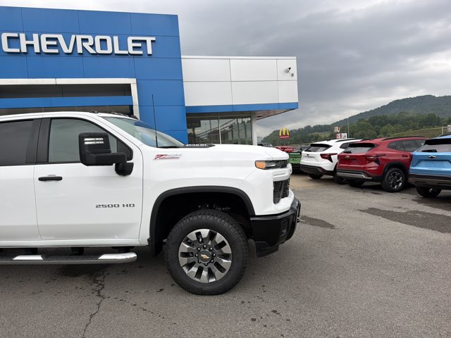 Used 2026 Chevrolet Silverado 2500 Custom w/ Custom Convenience Package AWD/4WD image 2