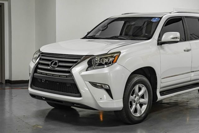 Used 2015 Lexus GX 460 w/ Navigation Package image 8