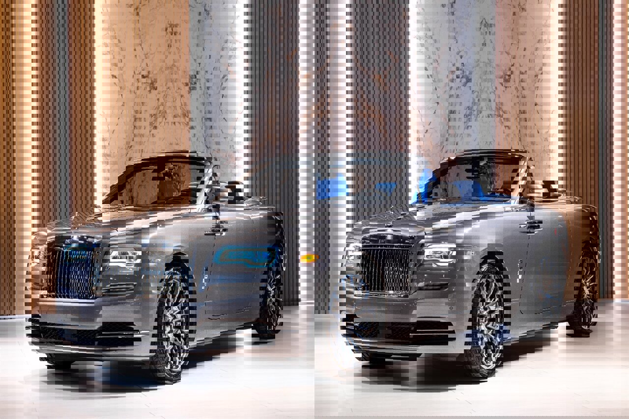 Used 2018 Rolls-Royce Dawn image 1