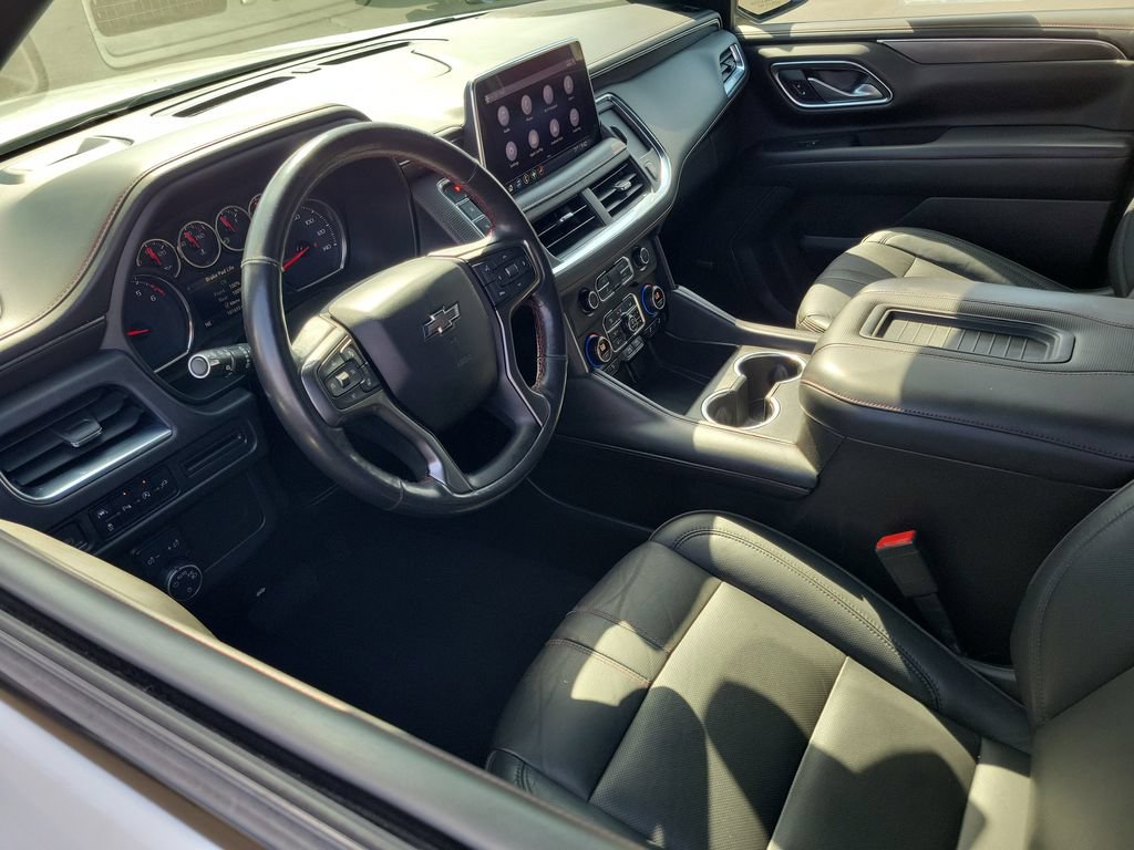Used 2021 Chevrolet Tahoe RST w/ Luxury Package RWD image 3