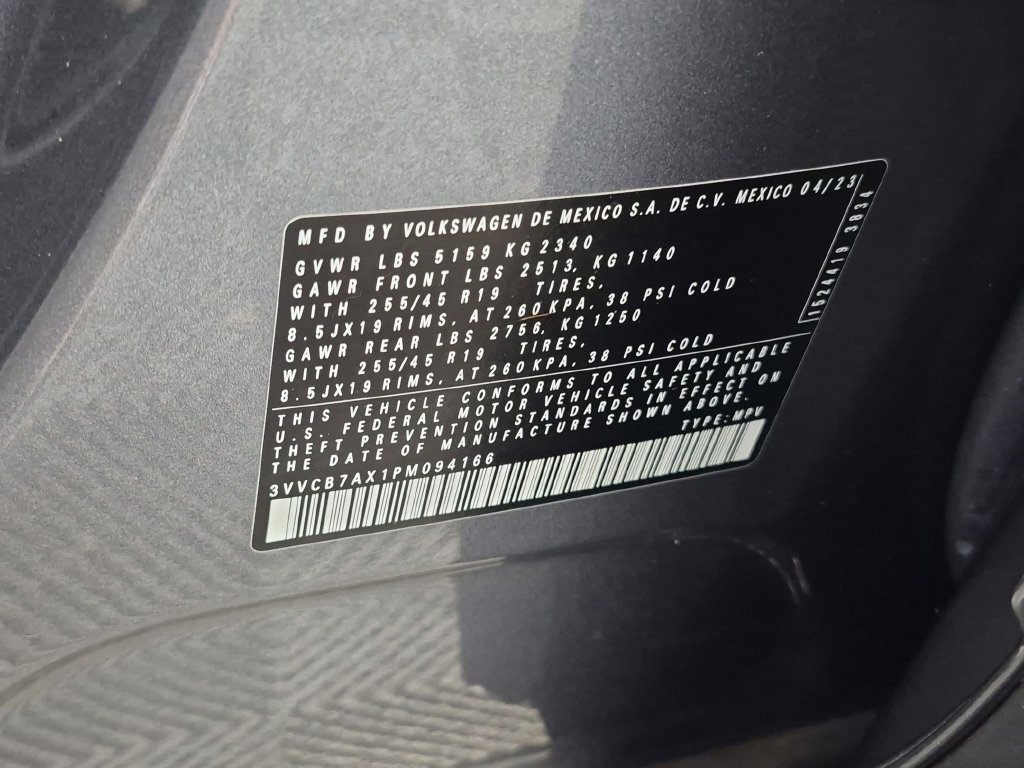 Used 2023 Volkswagen Tiguan SE R-Line FWD image 38