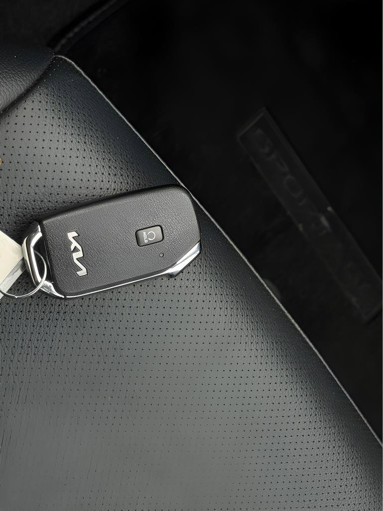 Used 2023 Kia Sportage EX image 33