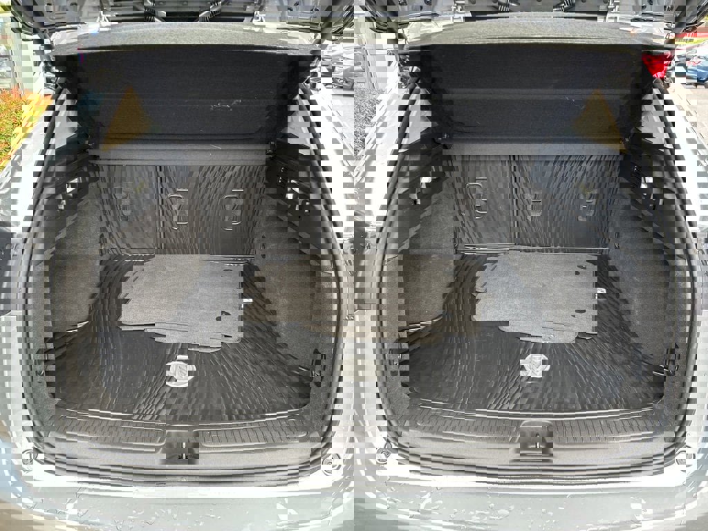 Used 2023 Buick Envision Essence w/ Sport Touring Package image 7