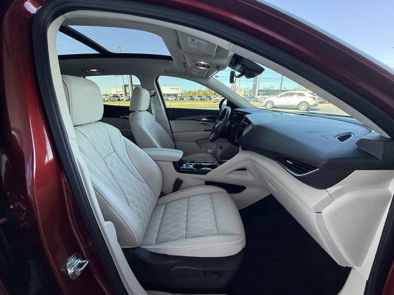 Used 2023 Buick Envision Avenir AWD/4WD image 32