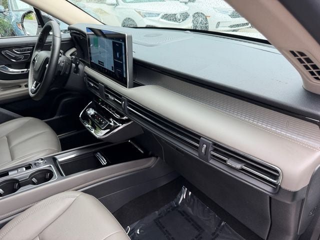 Used 2025 Lincoln Corsair FWD image 18