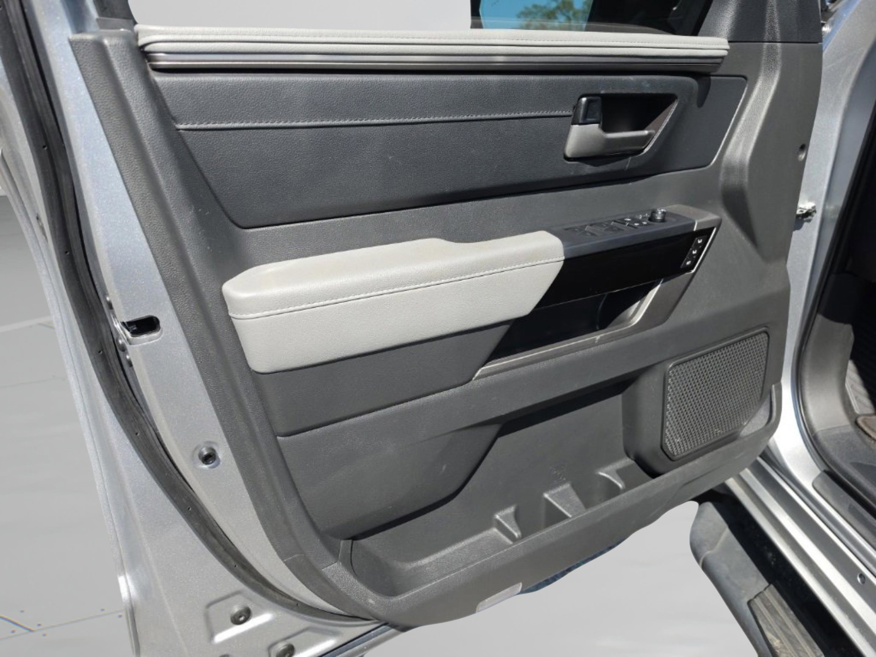 Used 2024 Toyota Tundra Limited image 18