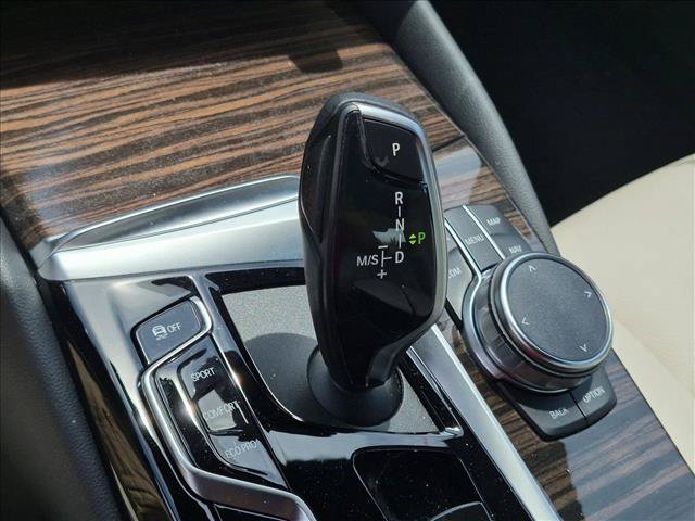 Used 2023 BMW 540i w/ Premium Package RWD image 4