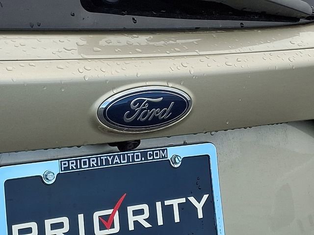 Used 2017 Ford Escape Titanium image 33