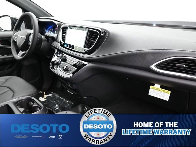 New 2026 Chrysler Pacifica Select image 10