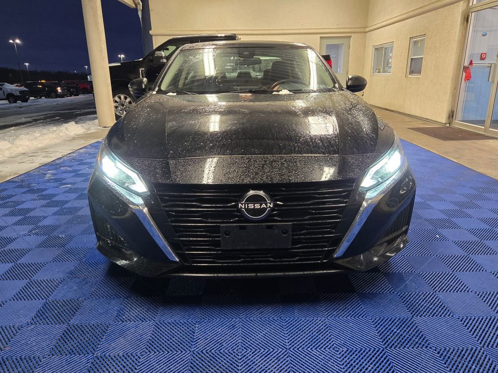 Used 2024 Nissan Altima 2.5 SV image 2