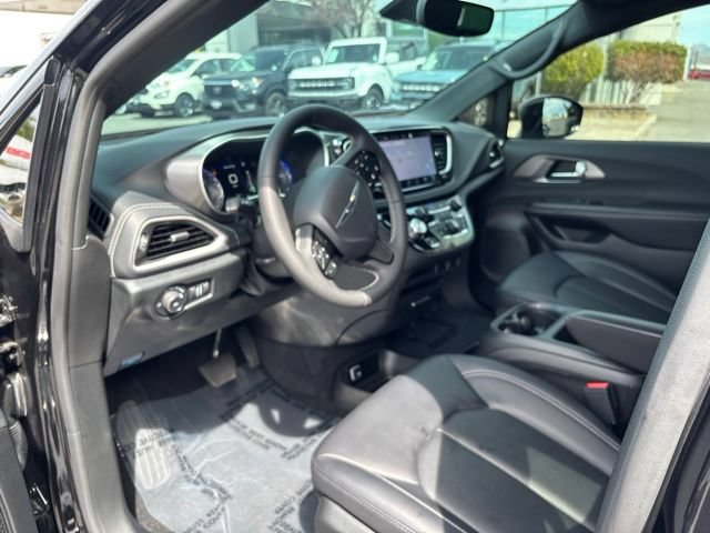 Used 2026 Chrysler Pacifica Select w/ S Appearance Package AWD/4WD image 12
