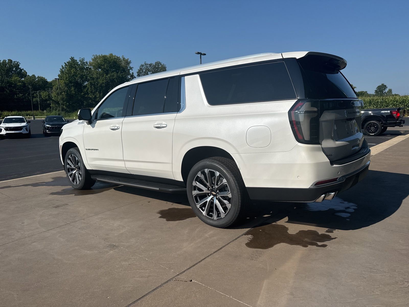 New 2025 Chevrolet Suburban High Country image 4