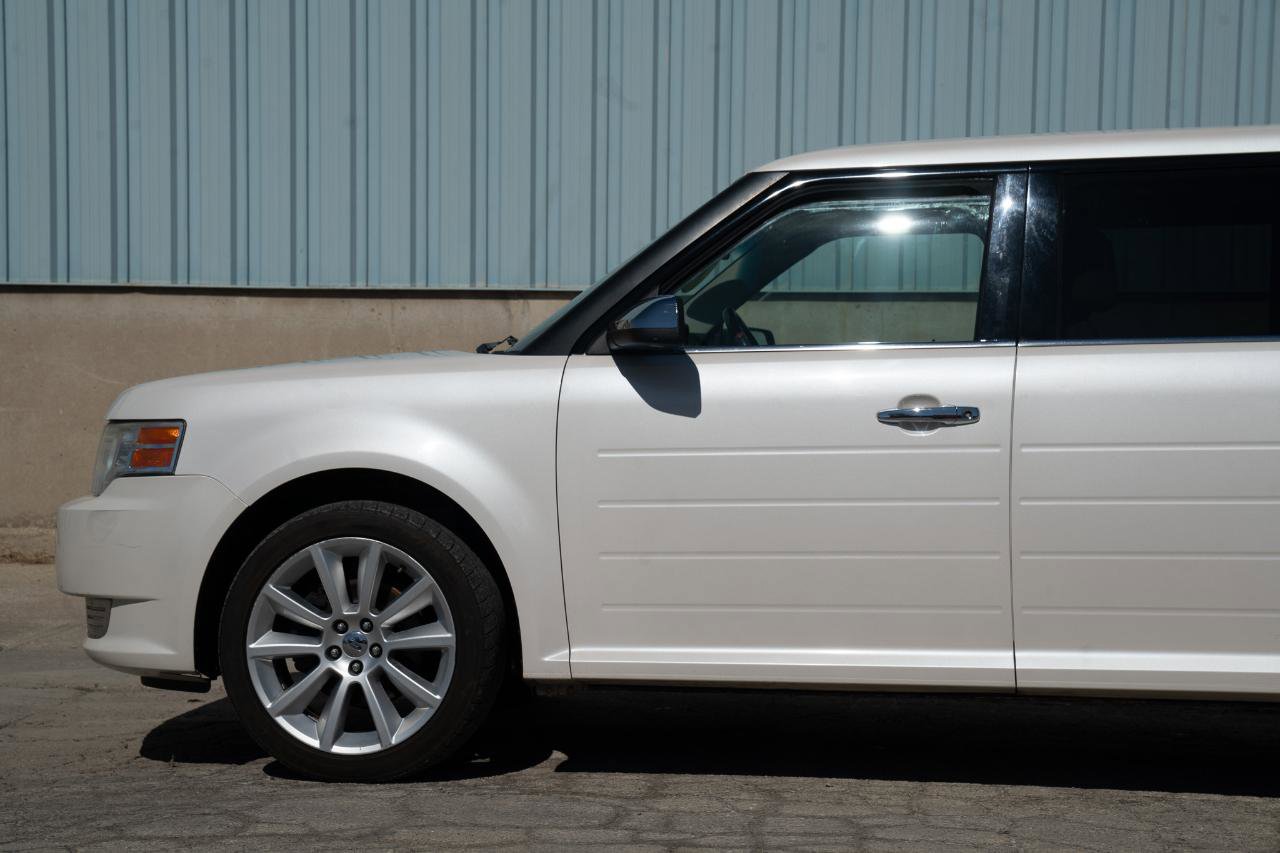 Used 2011 Ford Flex Limited w/ Rapid Spec Order Code image 7