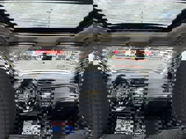 Used 2017 Nissan Rogue SV image 13