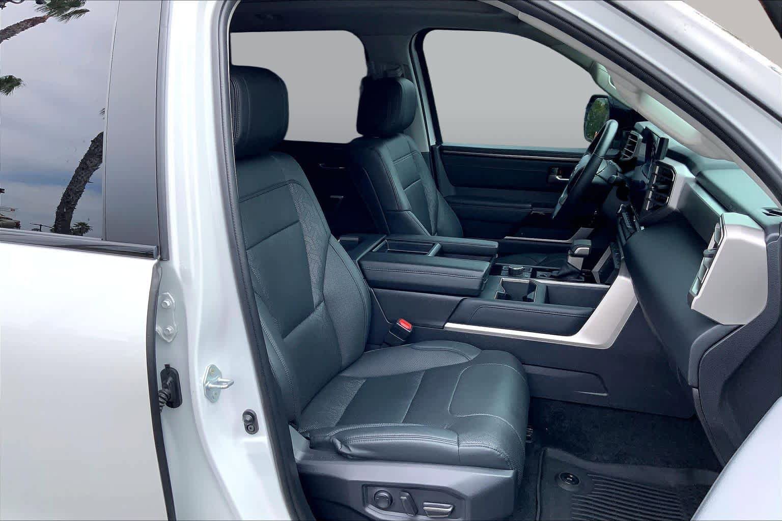 Used 2024 Toyota Tundra Limited AWD/4WD image 8