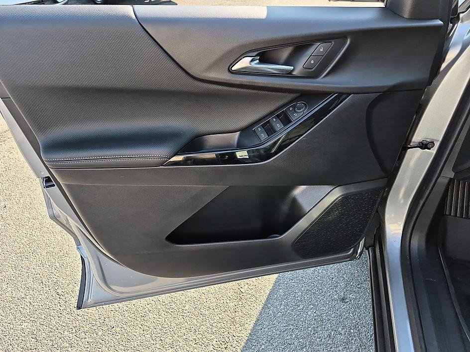 New 2027 Chevrolet Equinox LT FWD image 12