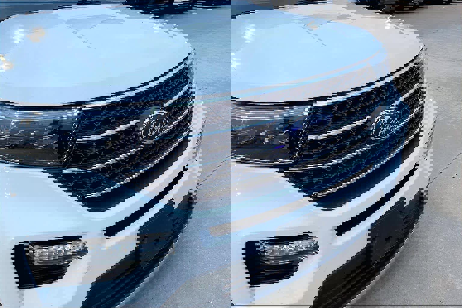 Used 2024 Ford Explorer XLT w/ Equipment Group 202A image 29