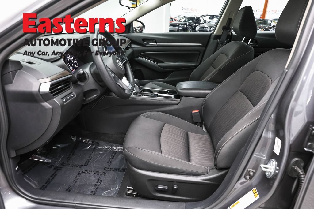 Used 2023 Nissan Altima 2.5 SV FWD image 14