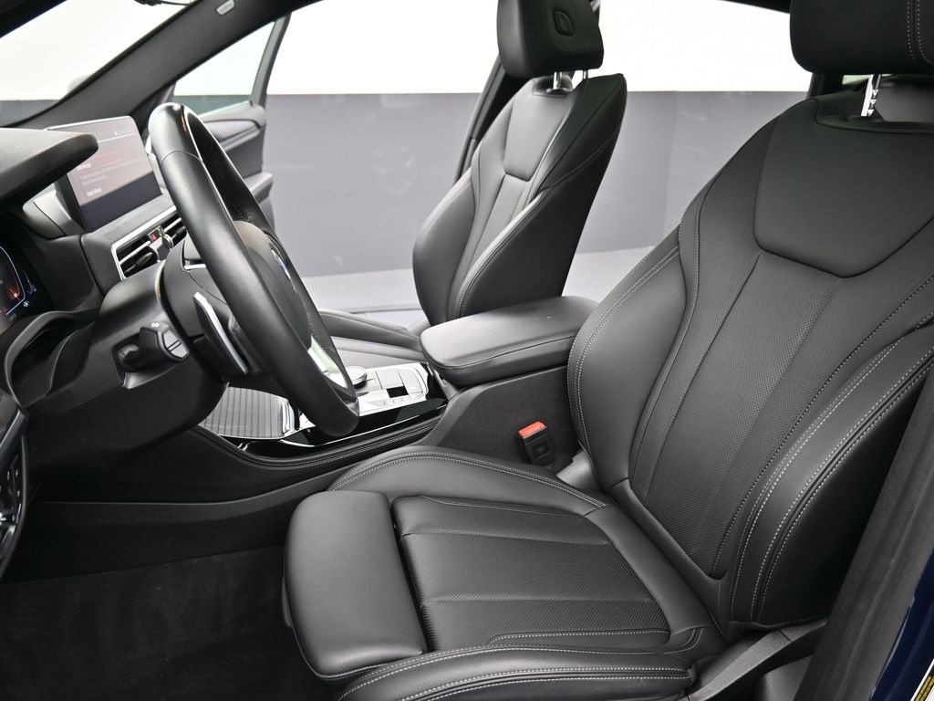 Used 2024 BMW X4 xDrive30i image 10