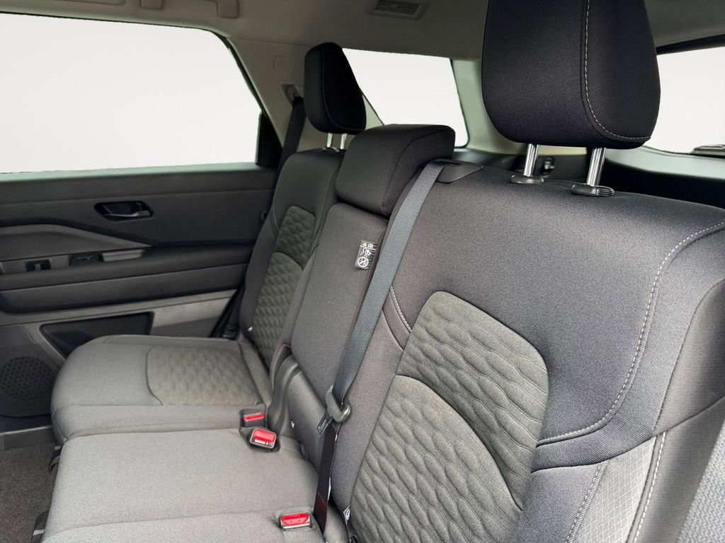New 2025 Nissan Pathfinder SV image 29