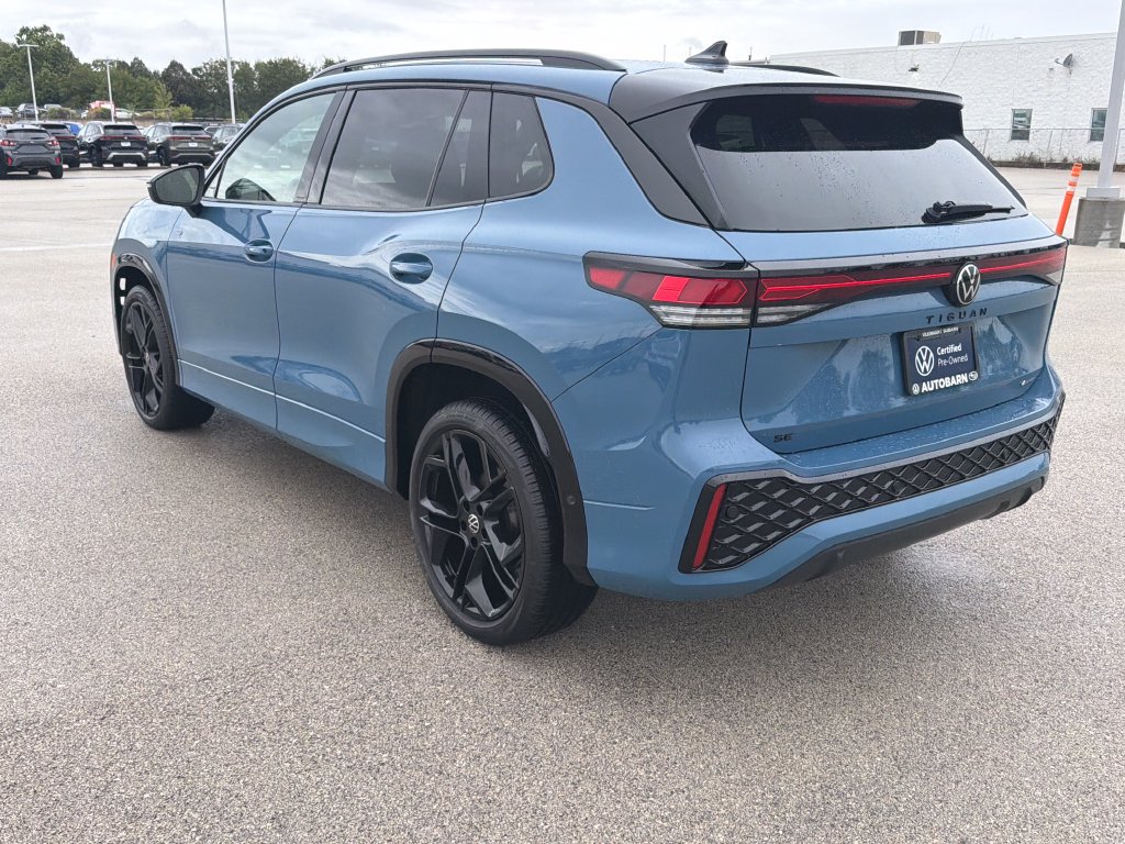 Certified 2026 Volkswagen Tiguan SE R-Line AWD/4WD image 4