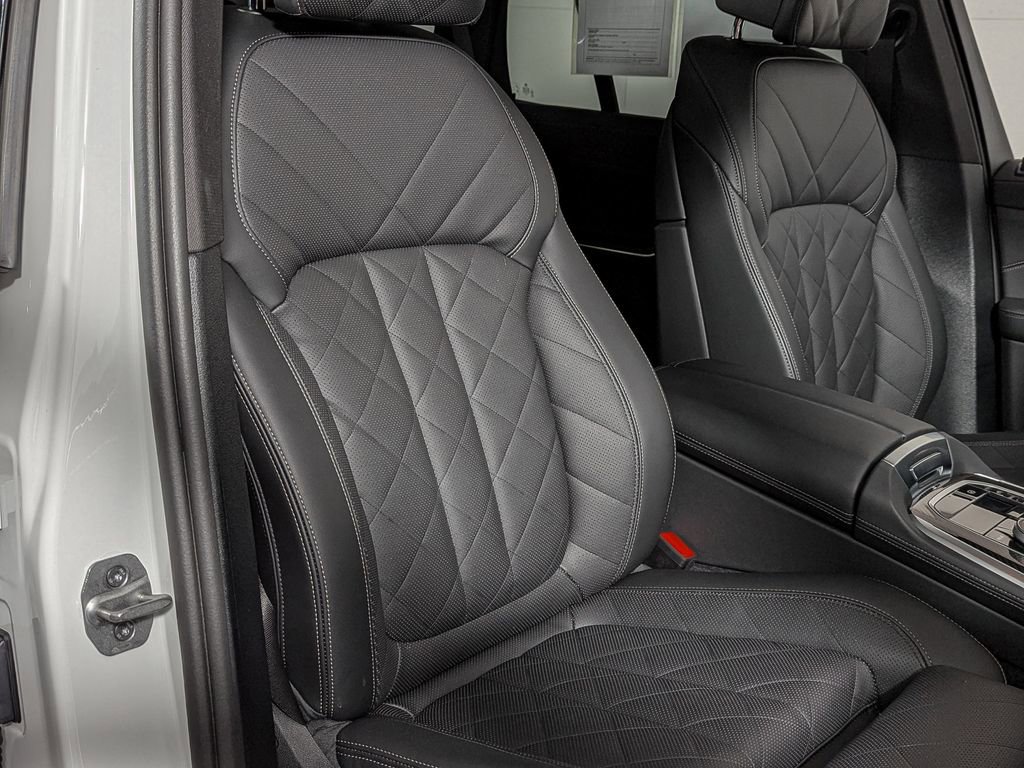 Used 2026 BMW X5 M60i image 29