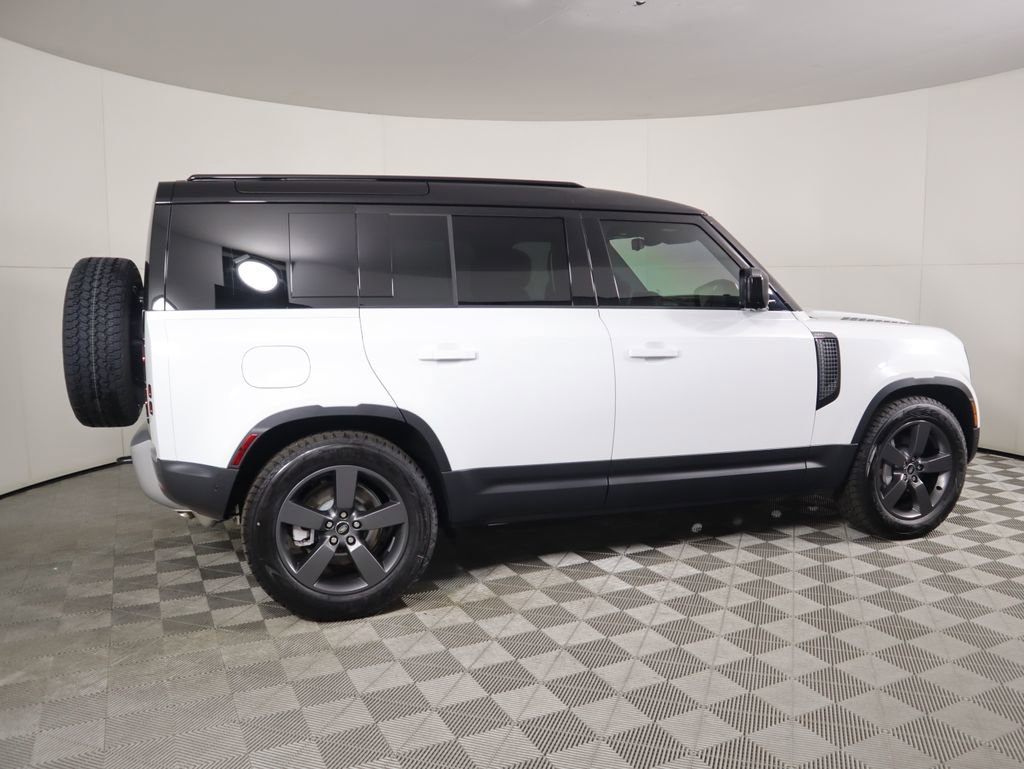 New 2025 Land Rover Defender 110 S image 4