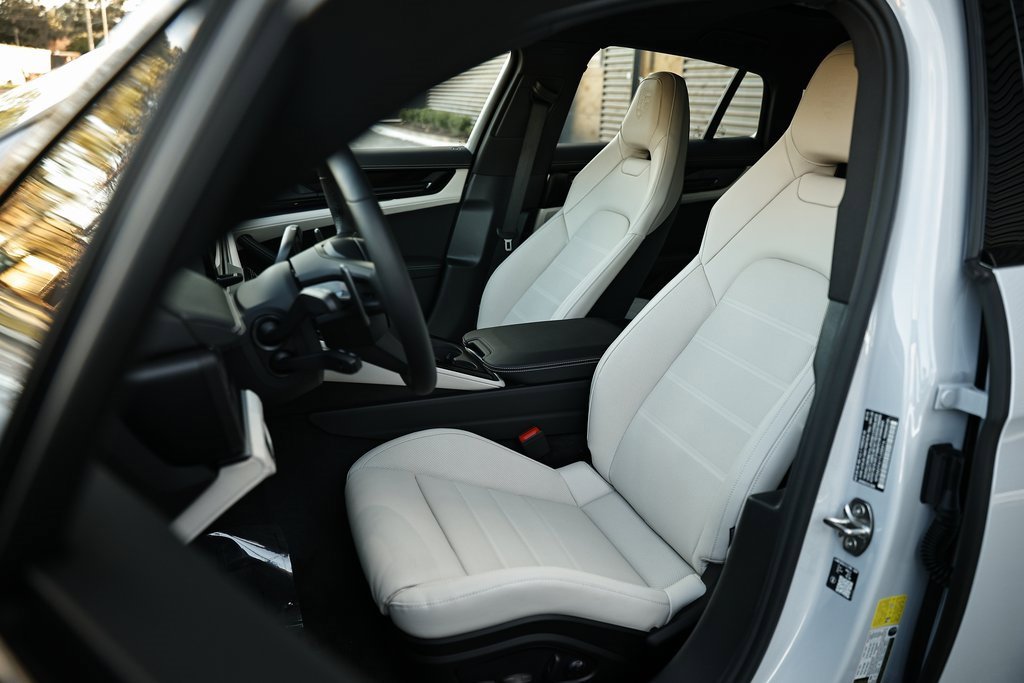 New 2026 Porsche Panamera 4 image 5