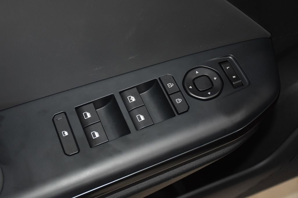 New 2025 Kia K4 LXS image 21