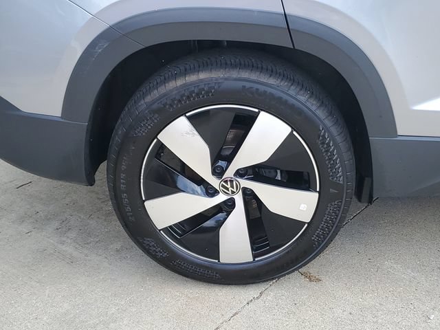 Certified 2025 Volkswagen Taos S AWD/4WD image 6