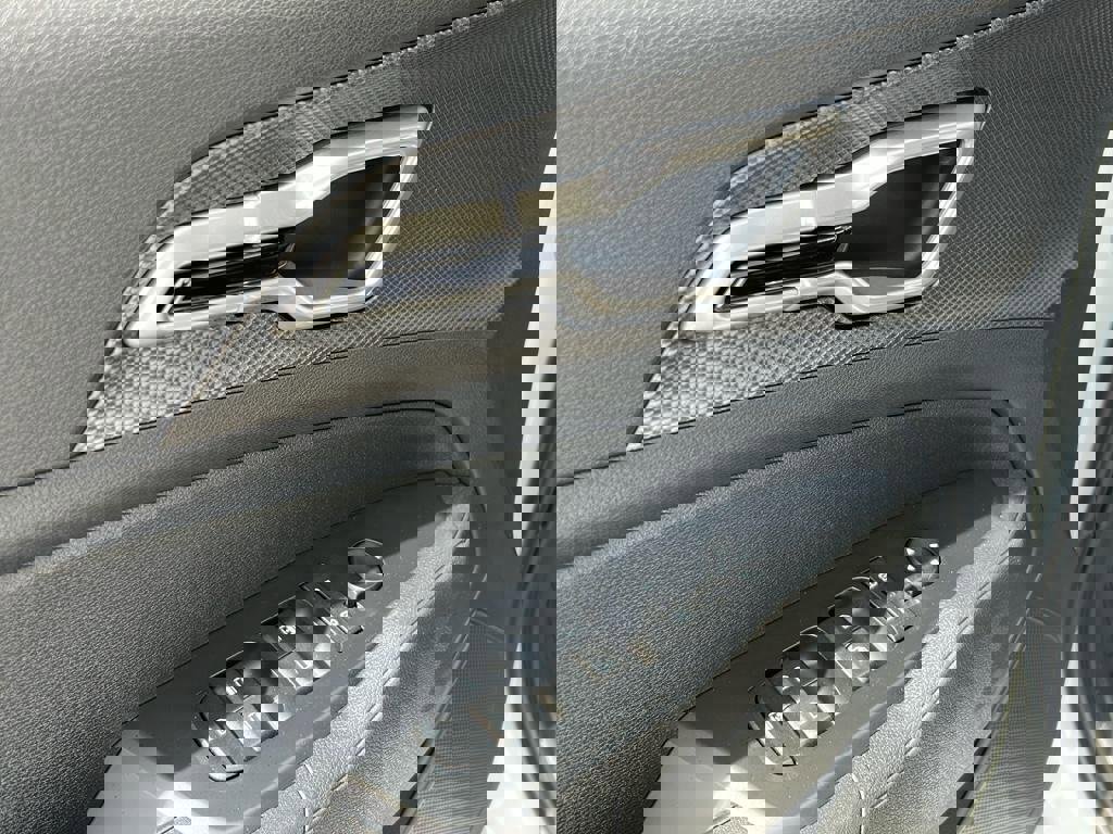 New 2025 Kia Sportage LX image 17