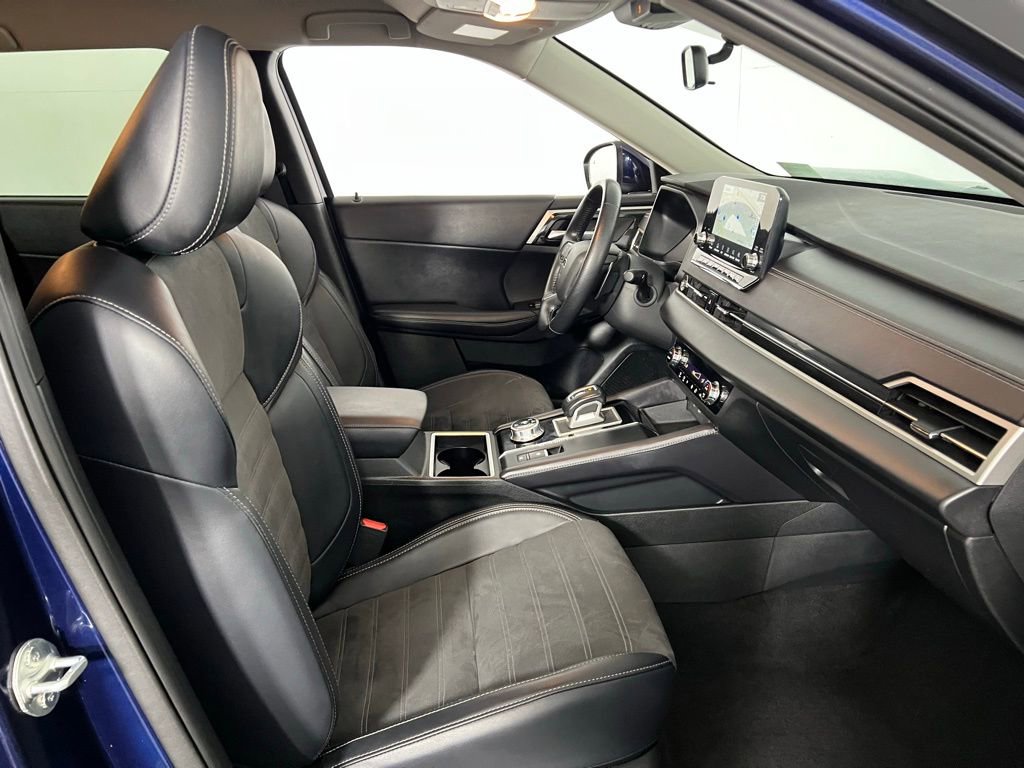 Used 2024 Mitsubishi Outlander SE image 34