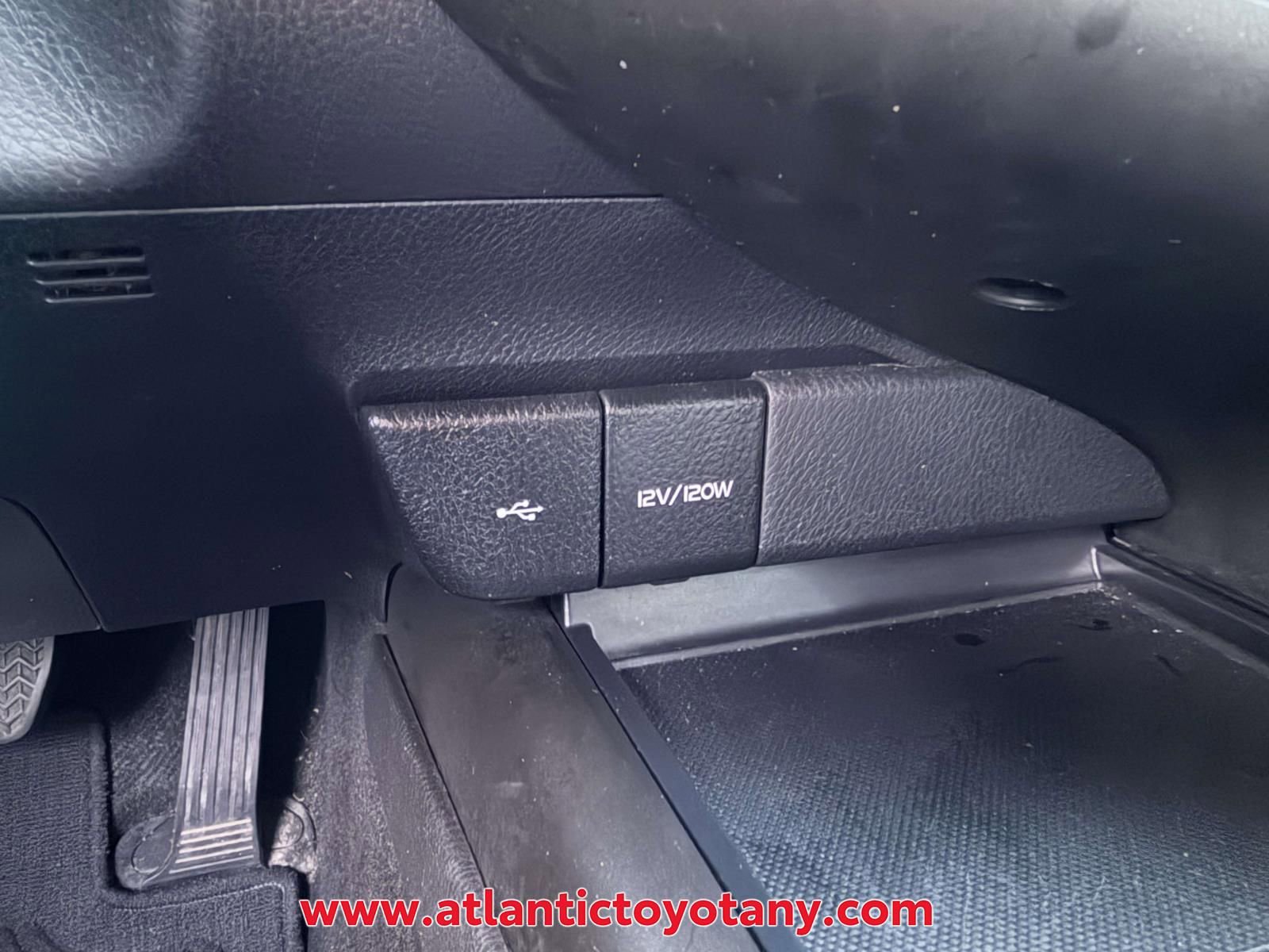 Used 2023 Toyota Camry SE image 20