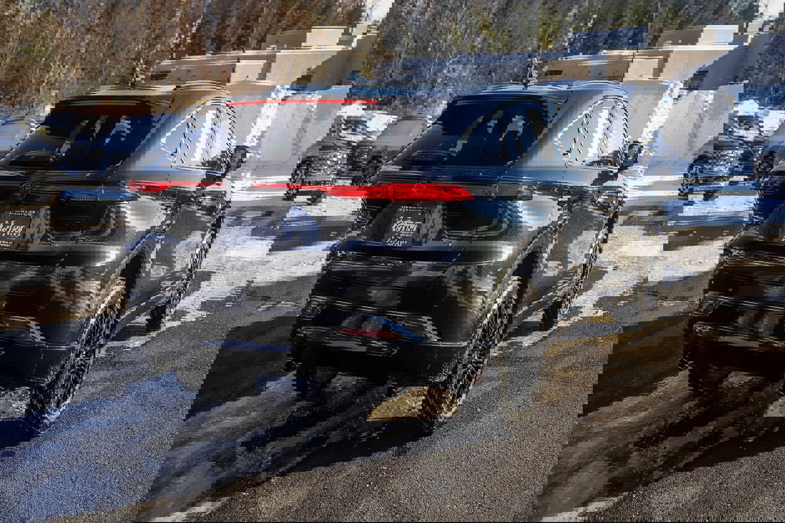 Used 2024 Toyota Venza Nightshade image 5