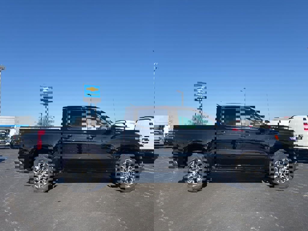 New 2026 Chevrolet Silverado 1500 LT image 2