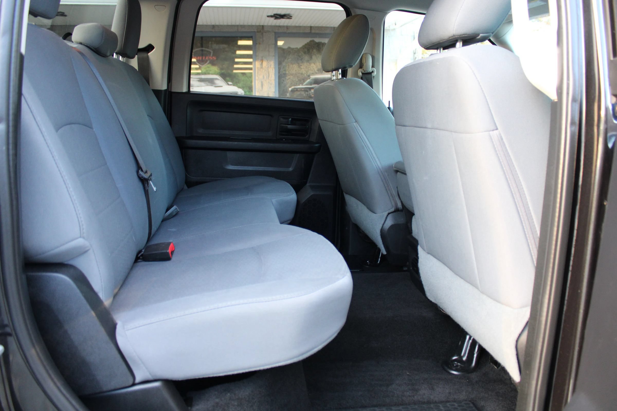 Used 2016 RAM 3500 Tradesman w/ Chrome Appearance Group RWD image 16